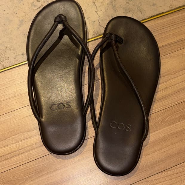 COS 쪼리 플립플랍 다크브라운
