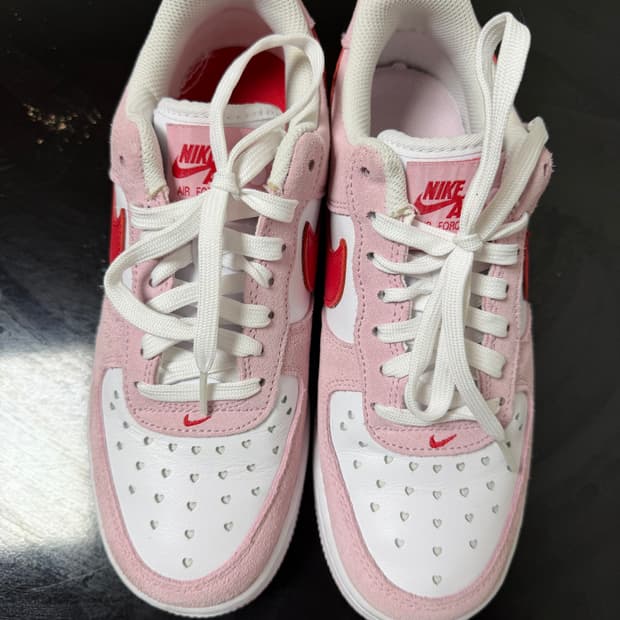 나이키 에어포스1 밸런타인데이240사이즈