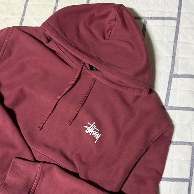 스투시 베이직 스투시 후드 옥스블러드 2024 L사이즈 팝니다.