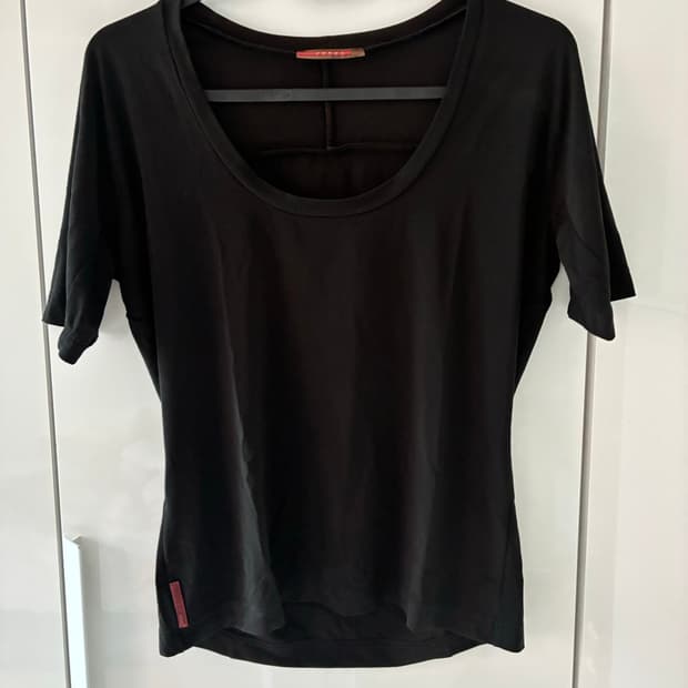 Prada Sport 프라다 블랙 스트레치 반팔 탑