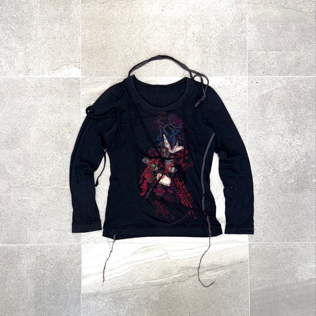 Black grunge drop oriental flower sleeve
