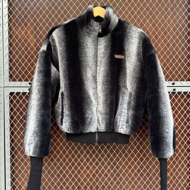 sculptor 스컬프터 페이크 밍크 퍼 크롭 패턴 블루종 집업 자켓