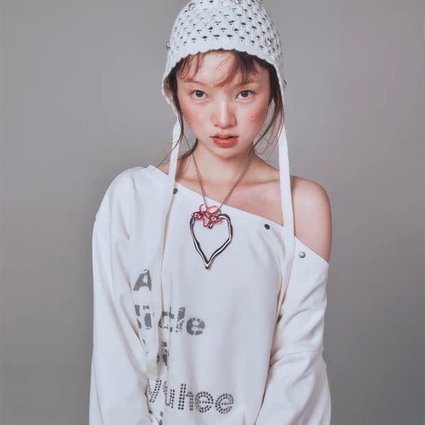 유희 원숄더 맨투맨 