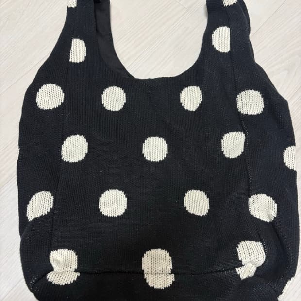 땡땡이 니트 토트백