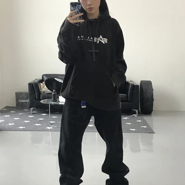알파인더스트릿 블랙 후드