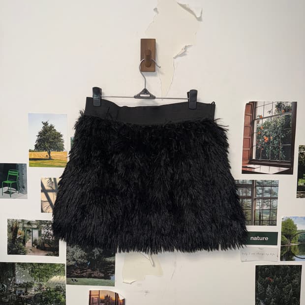 Black eco fur banding mini skirt