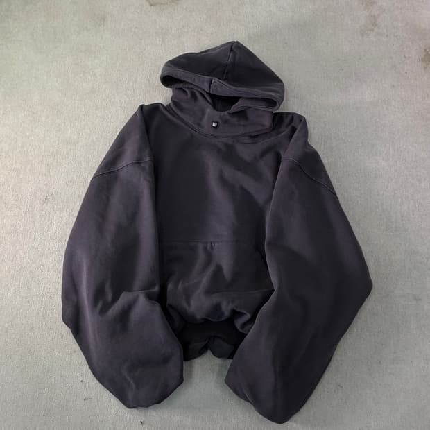 100 이지갭 엔지니어드 바이 발렌시아가 후드티