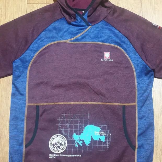 블랙야크 아웃도어 후드티 100 사이즈입니다