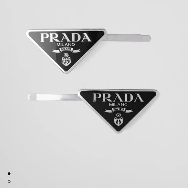 프라다 메탈 헤어핀