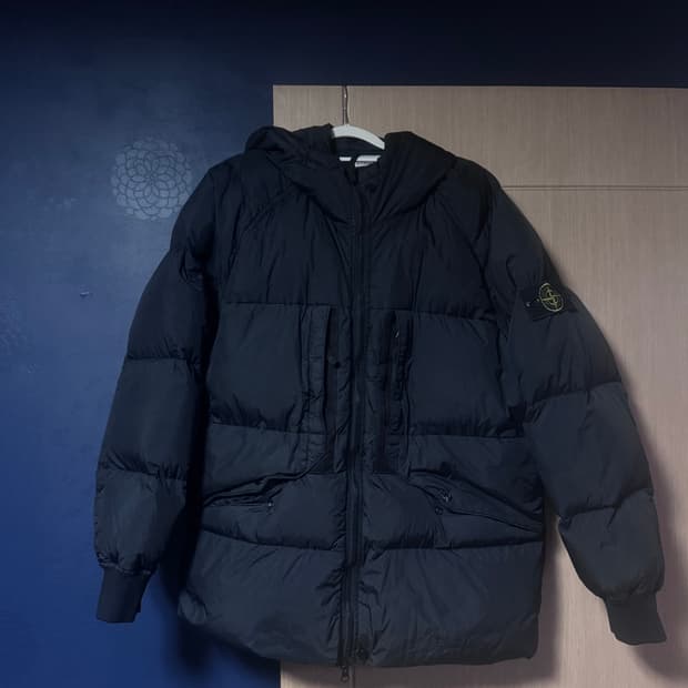 스톤아일랜드 크링클랩스 패딩 L 23FW