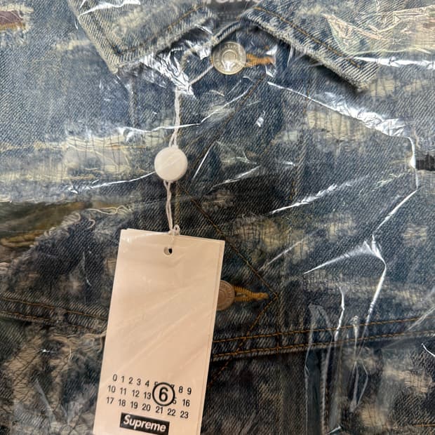 슈프림 x MM6 메종 마르지엘라 디스트레스드 셀비지 데님 트러커 자켓 