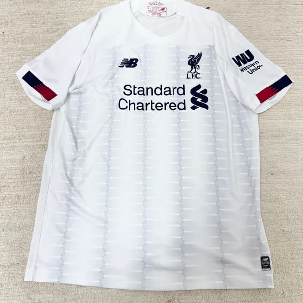 •Liverpool FC 19/20 어웨이 유니폼 (화이트)