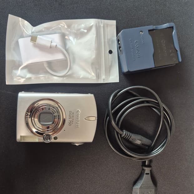 캐논 ixus750(익서스750) 빈티지카메라 판매합니다.