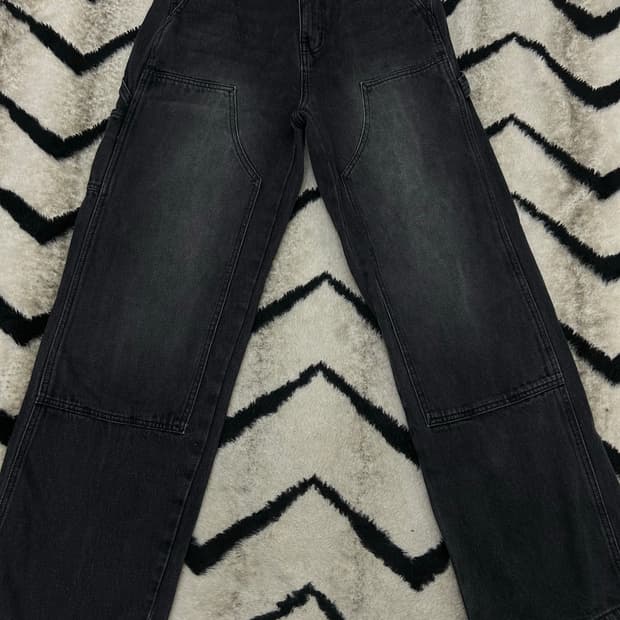 [26]무신사스탠다드 엑스트라 와이드 카펜더 더블니 팬츠/흑청