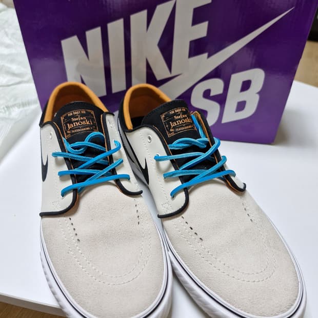 나이키 SB 스테판 야노스키 슬립온 화이트 275