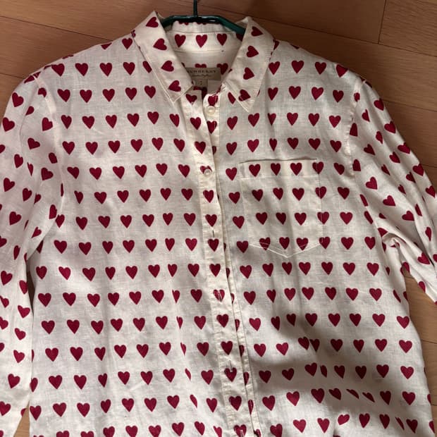 버버리 화이트 리넨 버튼 다운탑