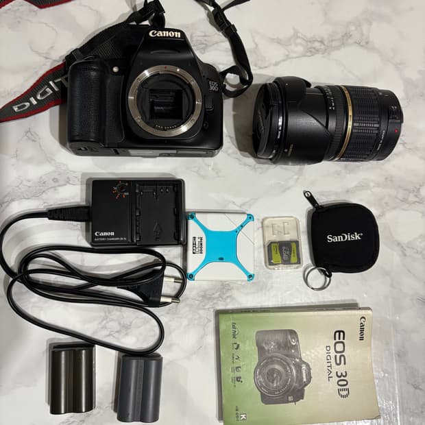 캐논 디카 30D 바디+렌즈포함