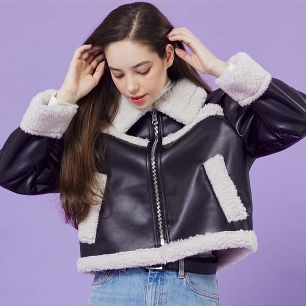 콜릿 크롭 오버핏 무스탕 플리스 시어링 자켓 [Black_White]