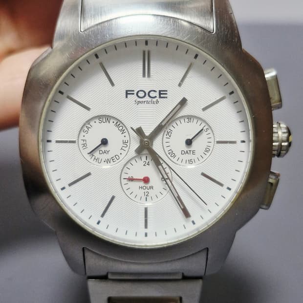 포체 (FOCE) 스포츠클럽 화이트 다이얼 메탈시계 