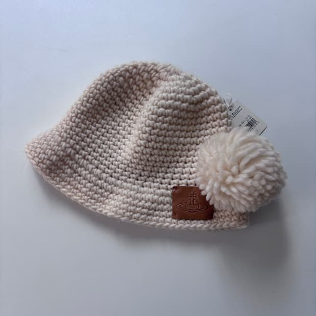 비비안웨스트우드 아이보리 울 버킷햇