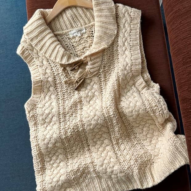 Low gauge loose woven knit vest