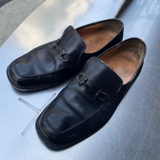 페라가모 간치니 블랙 스퀘어 로퍼