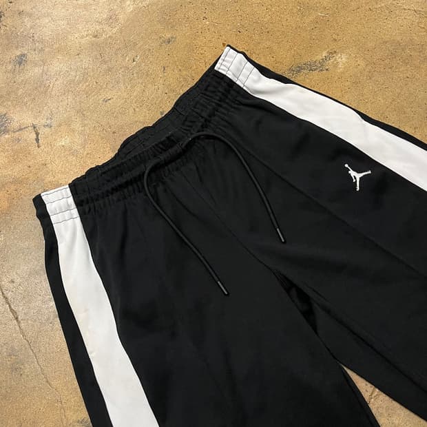 [정품/L] 조던 블랙 트랙 바지 화이트 라인 b8