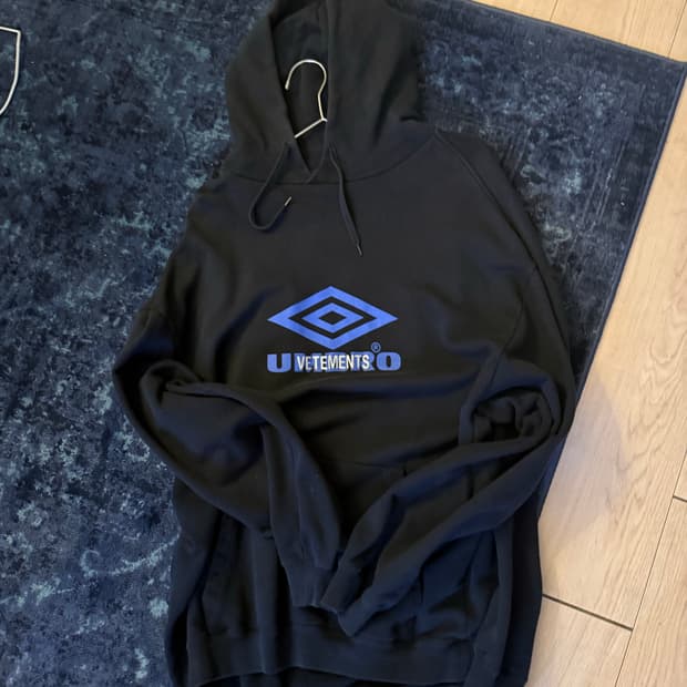 베트멍 X 엄브로 후드티 M사이즈