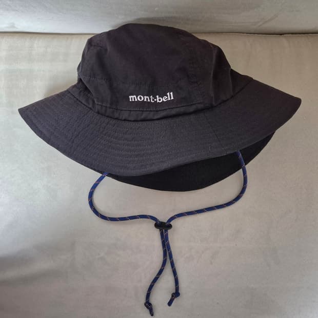 몽벨 네이비 버킷햇