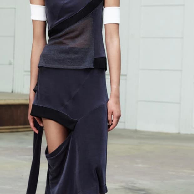 오픈와이와이 PANEL CUTOUT SKIRT, CHARCOAL