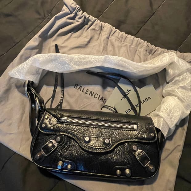 발렌시아가 르카골 슬링백 xs 블랙