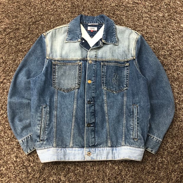 타미힐피거 진스 배색 데님 워싱 트러커 자켓