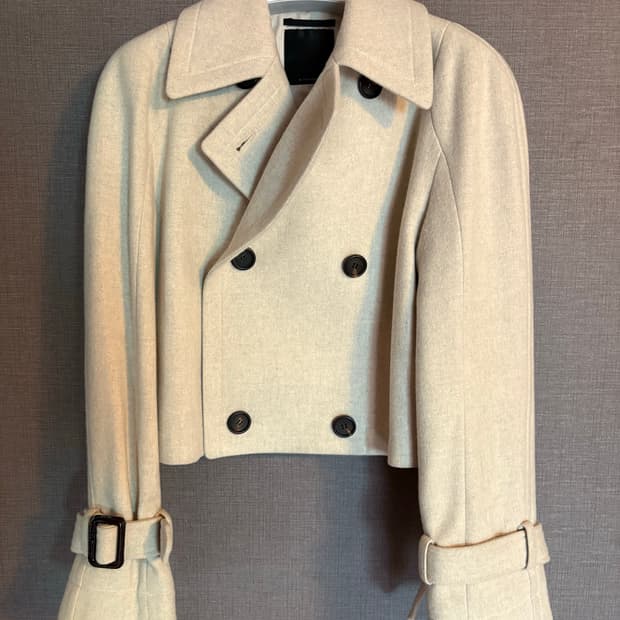 Jain Song 아이보리 더블 버튼 숏 코트