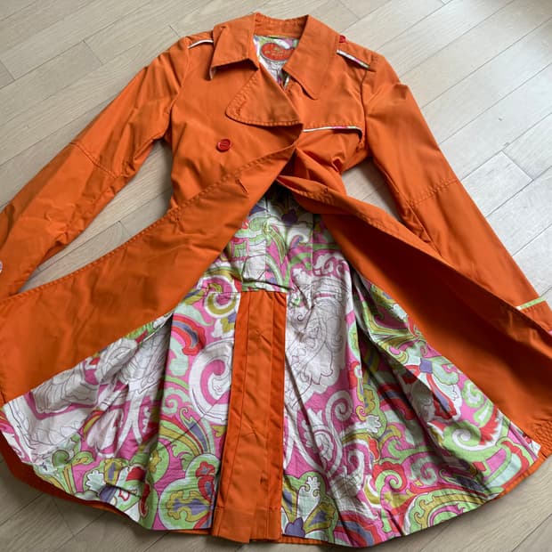 [정가300이상] ETRO 얼굴 화사해지는 트렌치코트 에트로