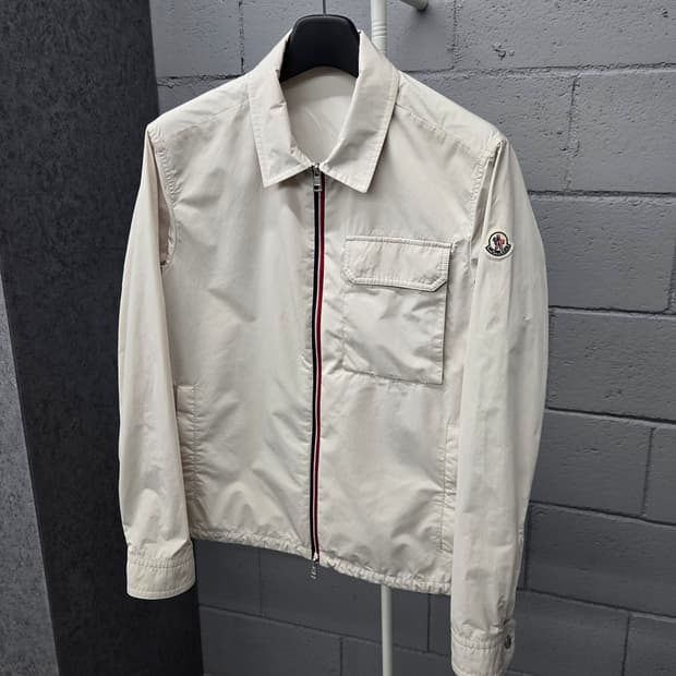 몽클레어 EPTE 삼선 바람막이 2