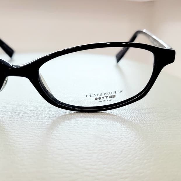 올리버피플스 안경긱시크스타일 Oliver Peoples Raquel-P
