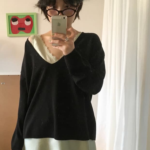 디밍 레이스 슬립 원피스(아이보리)+브이넥 니트(블랙)