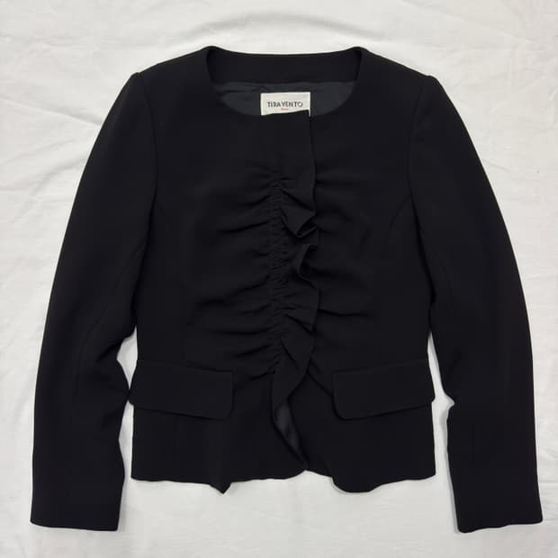 tira vento ruffle jacket
