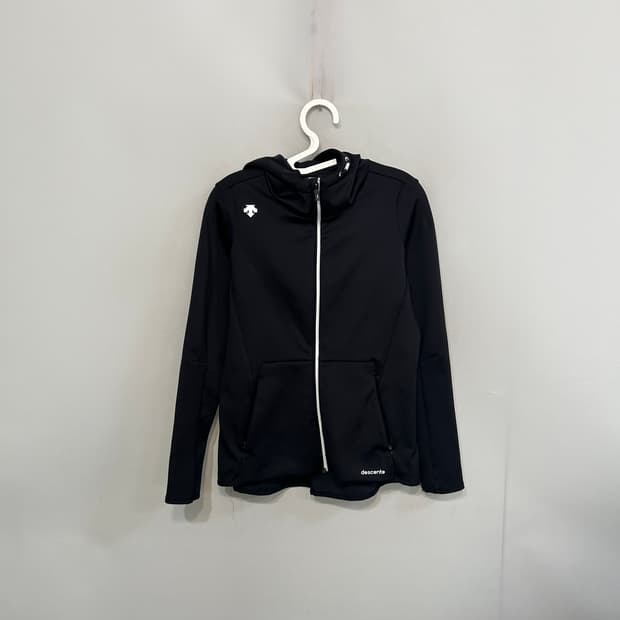 데상트 여성 트레이닝 집업 90