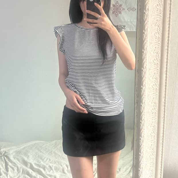 Ruffle Stripe sleeveless Top