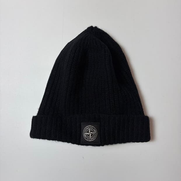 스톤아일랜드 로고 와펜 울 비니 Q1448