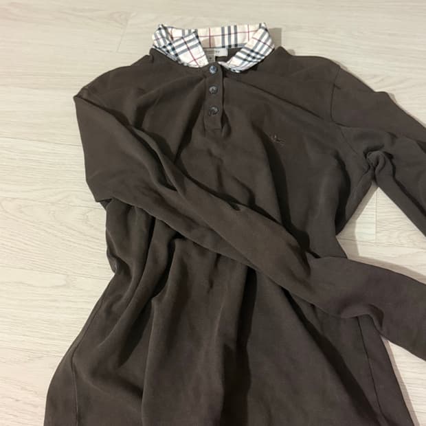 버버리 체크 긴팔 카라티 슬림핏