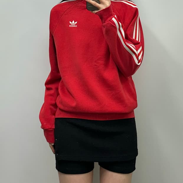 아디다스 사이드라인 레드 맨투맨 