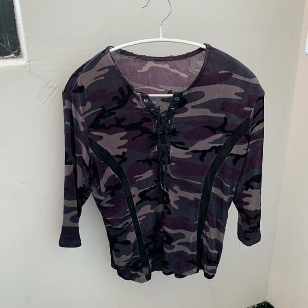 밀리터리 패턴 탑