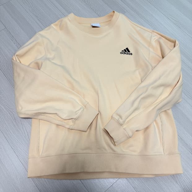 아디다스 맨투맨