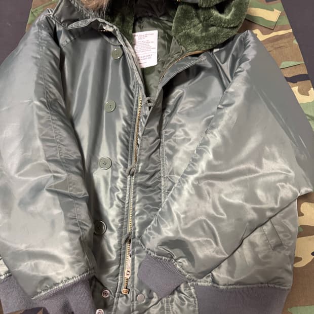 2회착용 밀리터리 N2B 플라이트 패딩 자켓 세이지그린 S 실사이즈105