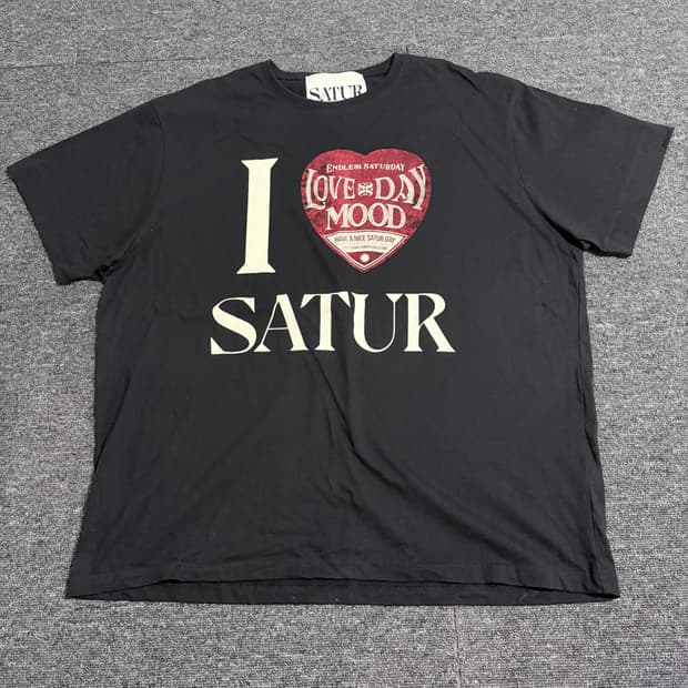 세터 레트로 무드 그래픽 반팔티