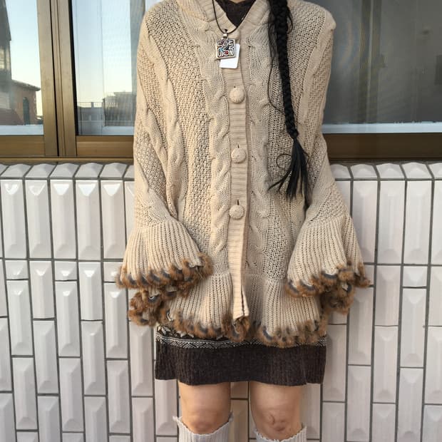 Fur trimming cable pattern hood knit cap