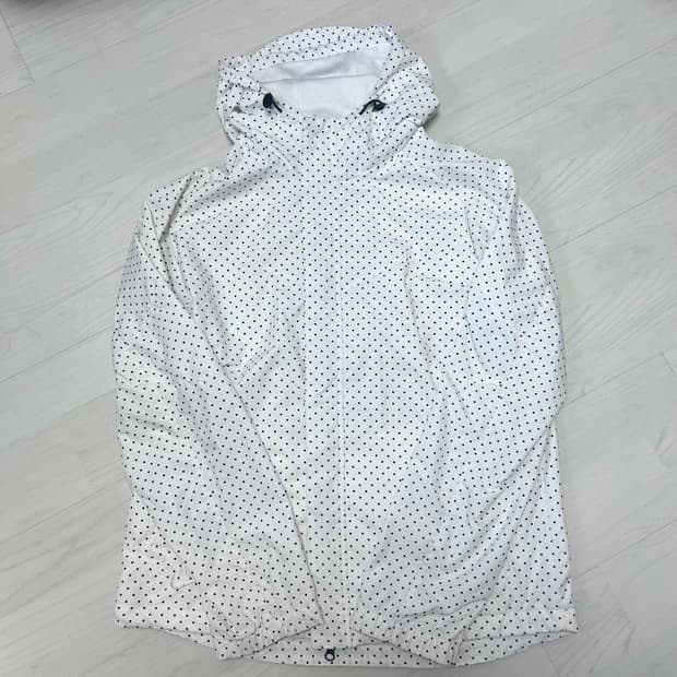 나이키 도트 바람막이 화이트