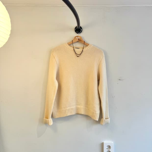 베이직 화이트 울 니트